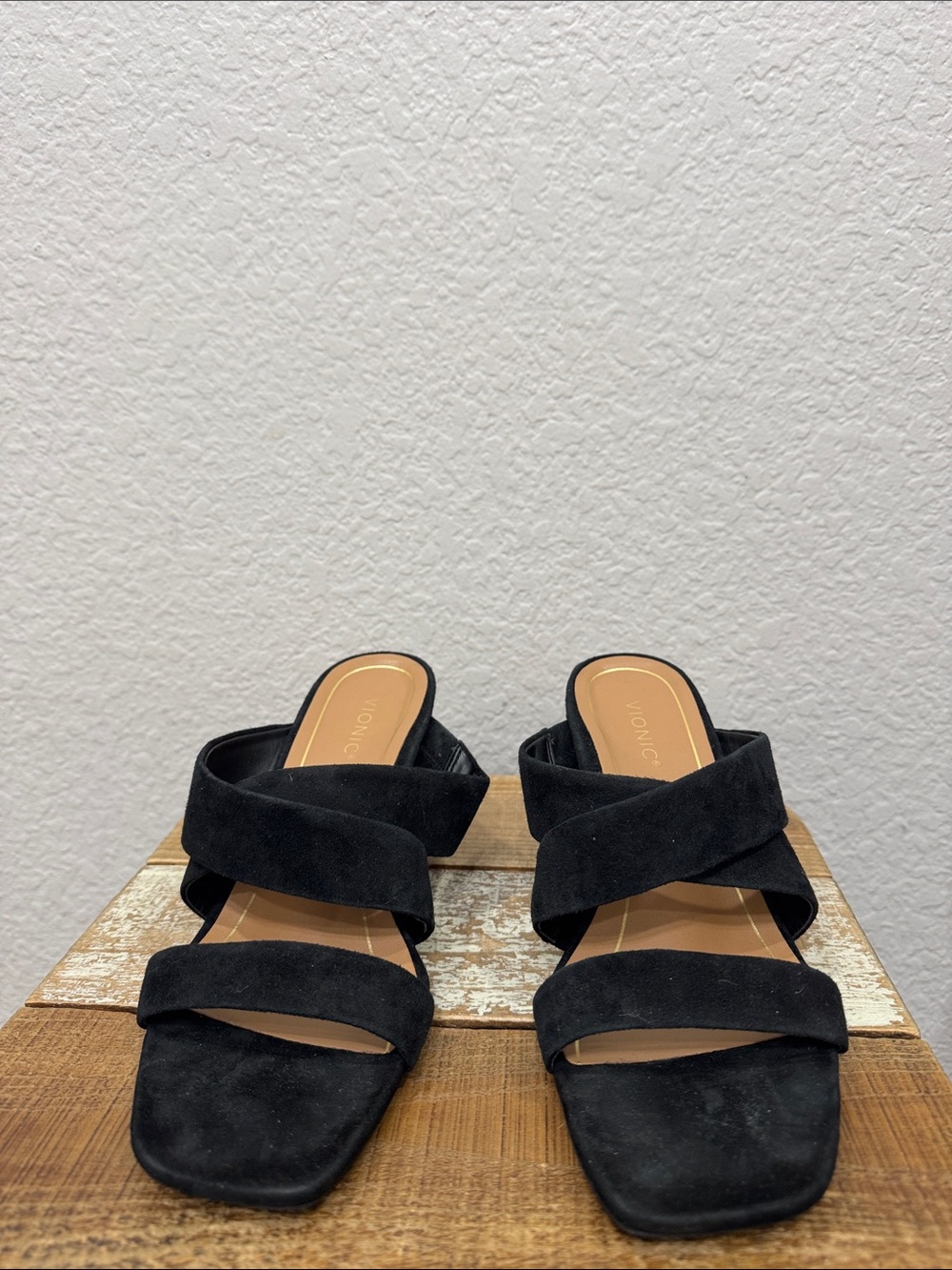 Vionic Merlot Black Suede Slide Sandals Size 8 - Picture 3 of 8